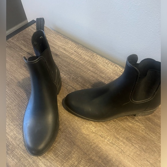 Sam Edelman Rain Boots . Size 6. - Picture 3 of 4